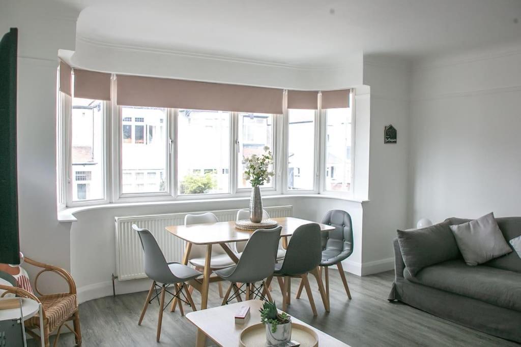 Stylish Retreat In Leigh-On-Sea Apartment Southend-on-Sea Luaran gambar